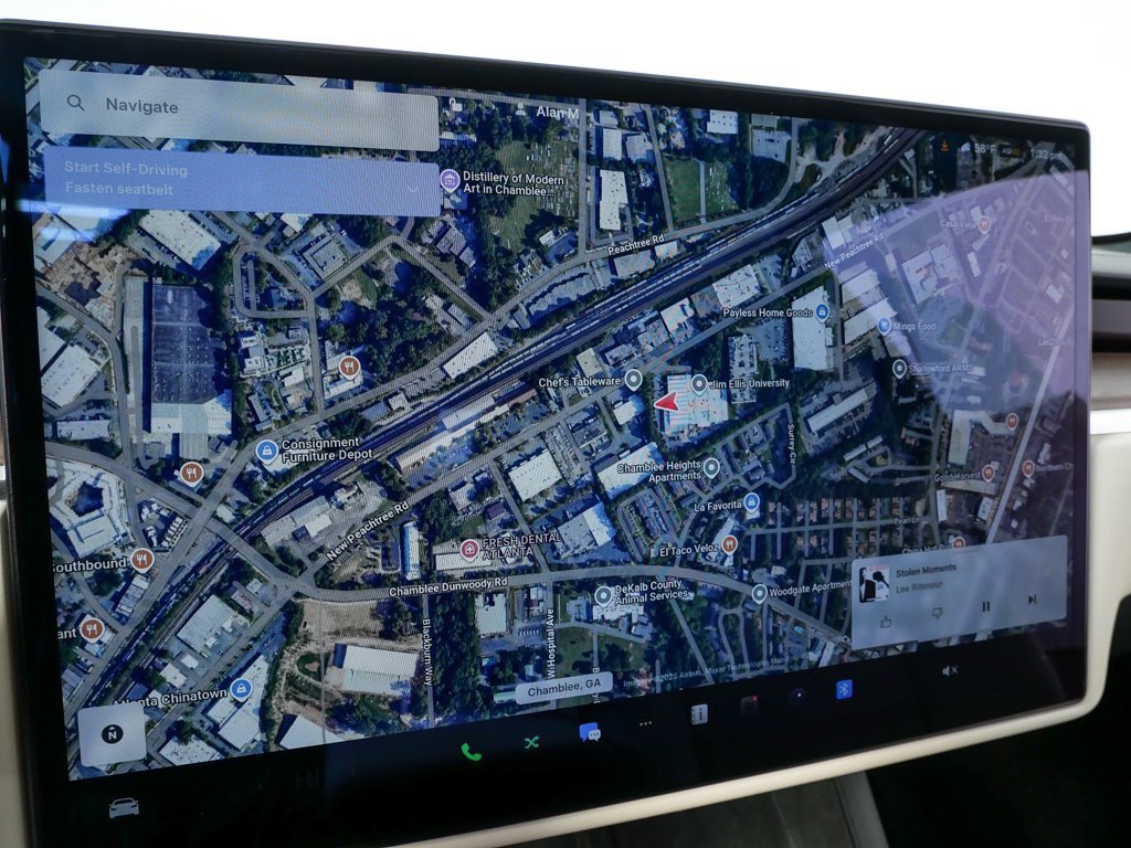 Used 2023 Tesla Model S Standard Range image 13