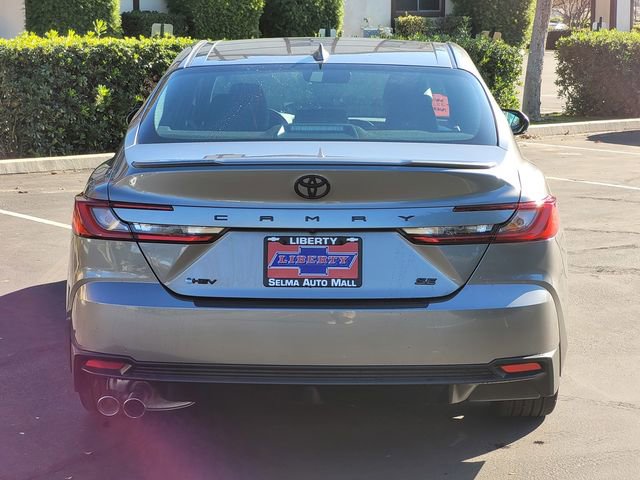 Used 2025 Toyota Camry SE w/ Convenience Package image 6