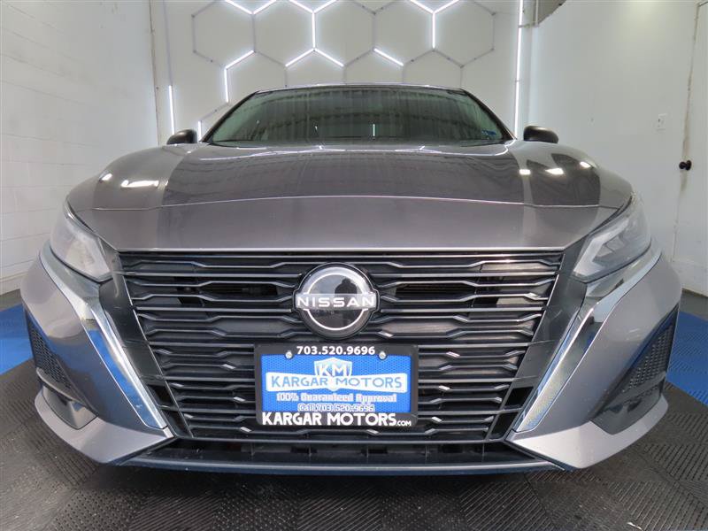 Used 2024 Nissan Altima 2.5 SV FWD image 3