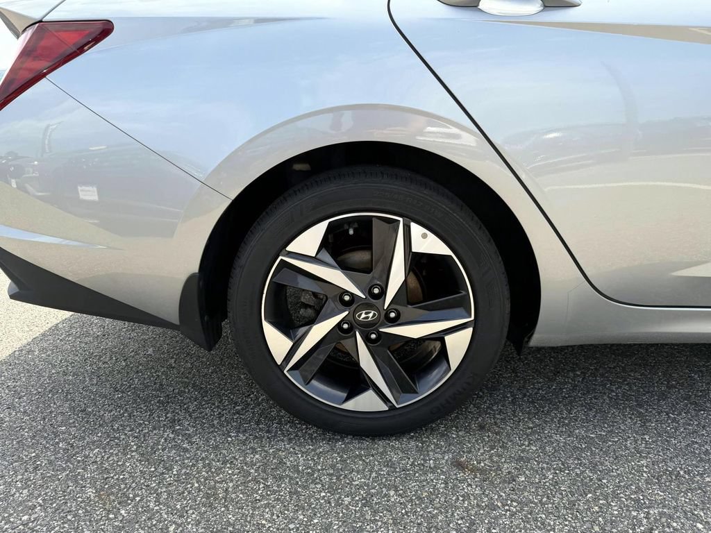 Certified 2023 Hyundai Elantra SEL w/ Convenience Package FWD image 8