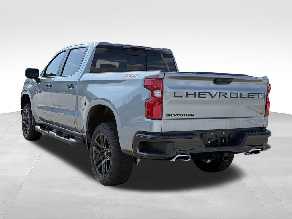 Used 2026 Chevrolet Silverado 1500 LT Trail Boss w/ LT Trail Boss Premium Package AWD/4WD image 3