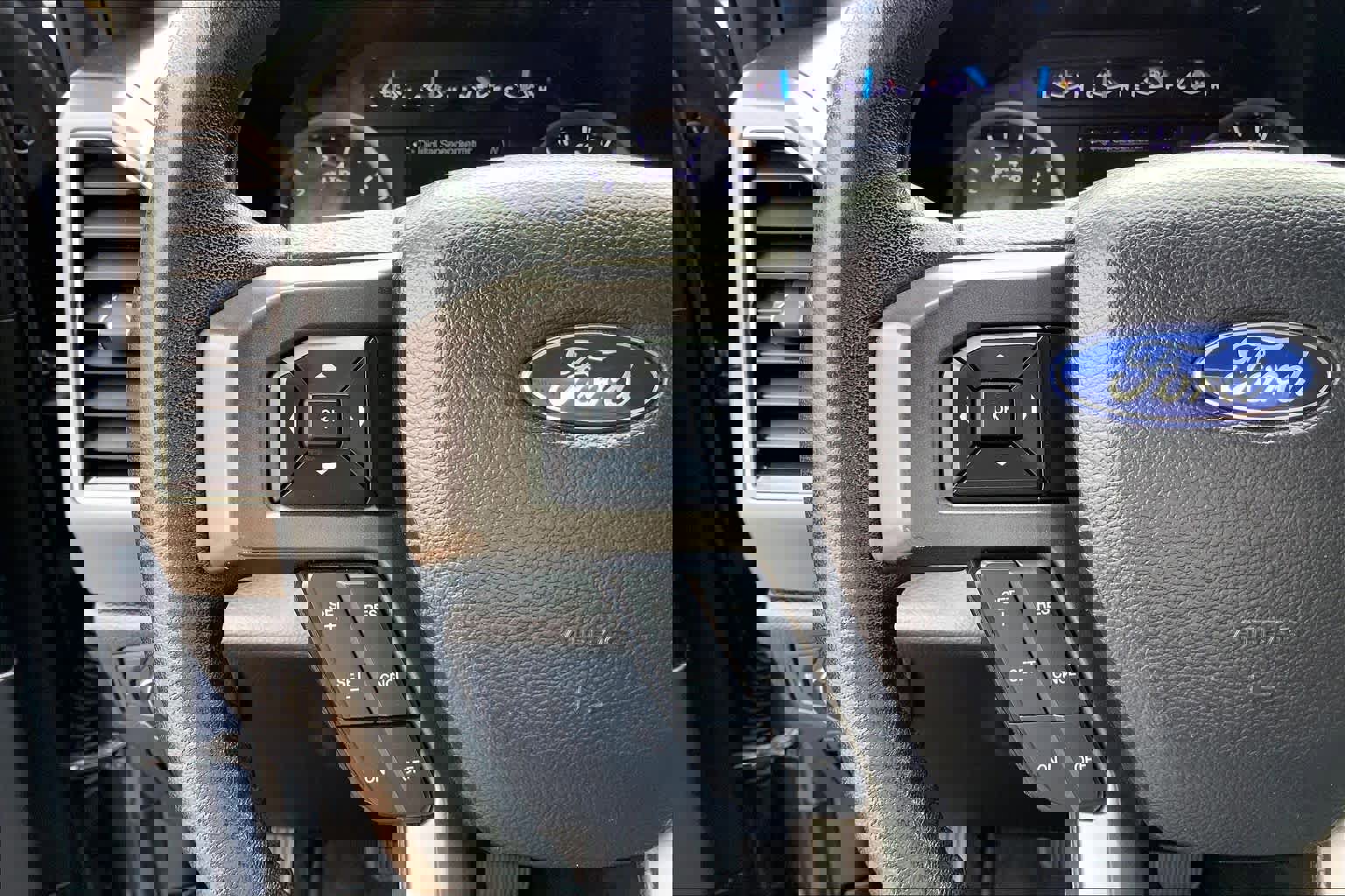 Used 2019 Ford Expedition XLT w/ Equipment Group 201A image 23