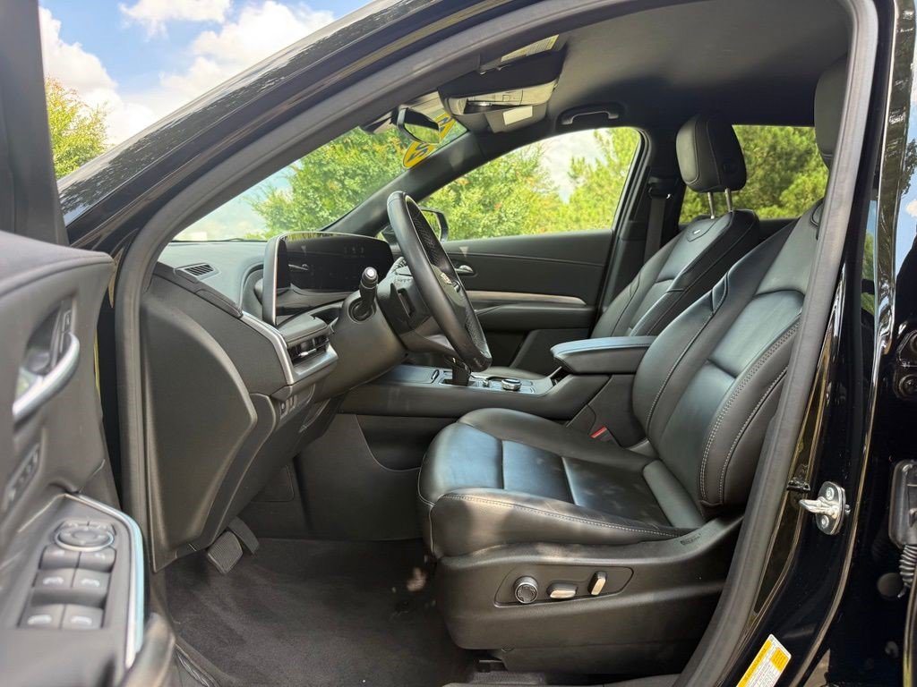 Certified 2025 Cadillac XT4 Premium Luxury FWD image 27