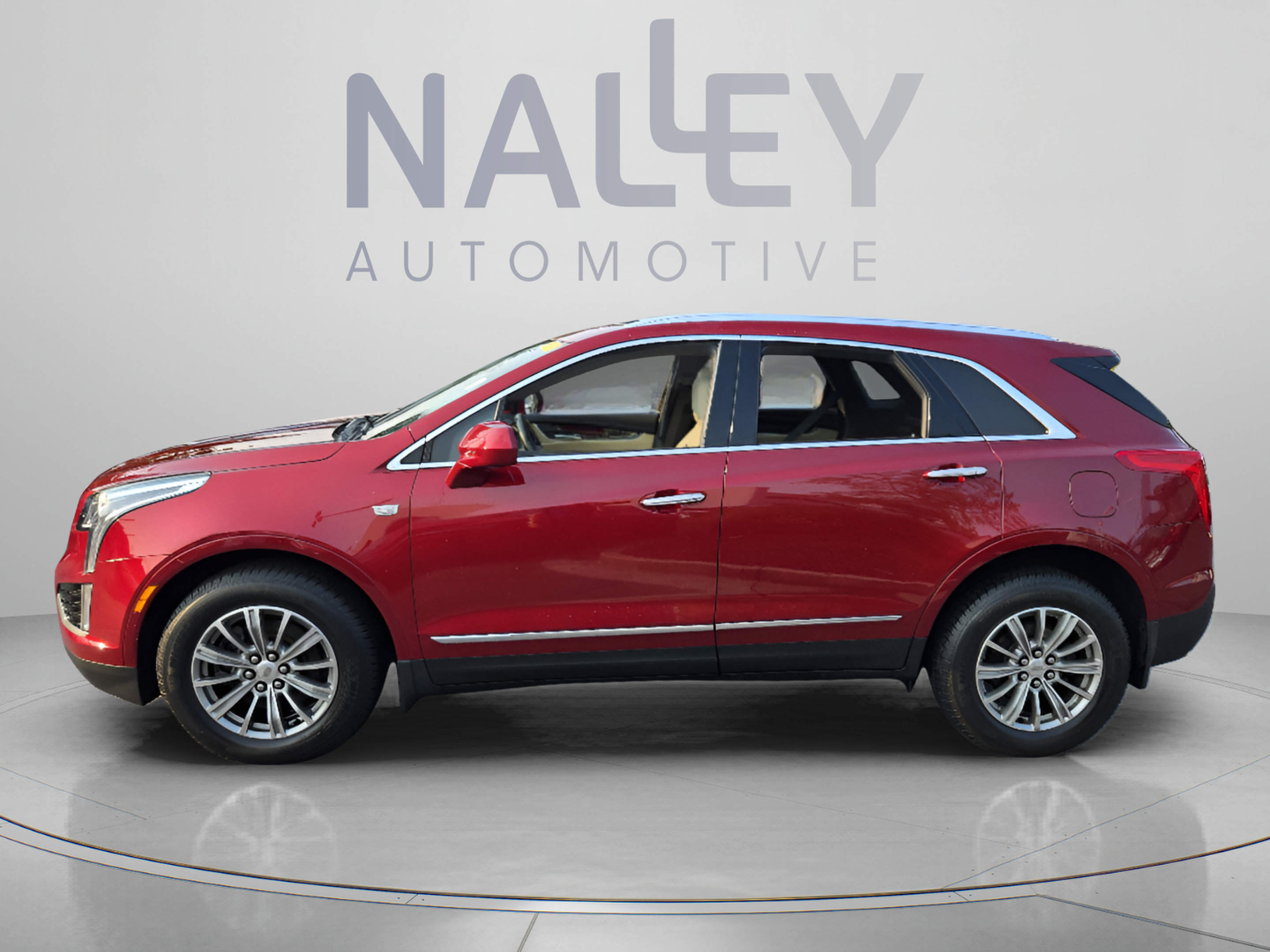 Used 2019 Cadillac XT5 Luxury FWD image 2