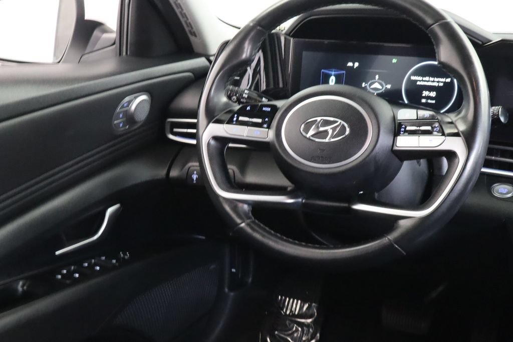 Used 2021 Hyundai Elantra Limited FWD image 27