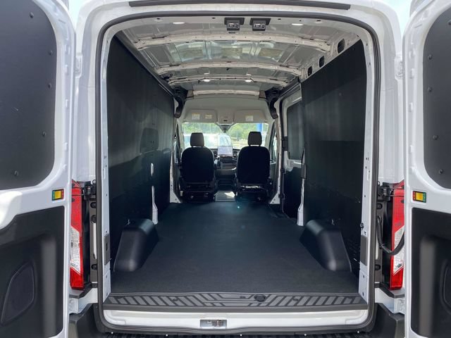 New 2026 Ford Transit 250 148 Medium Roof w/ Load Area Protection Package RWD image 5