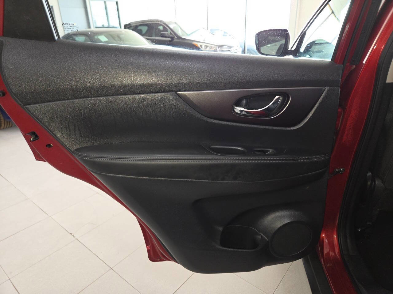 Used 2016 Nissan Rogue S image 18
