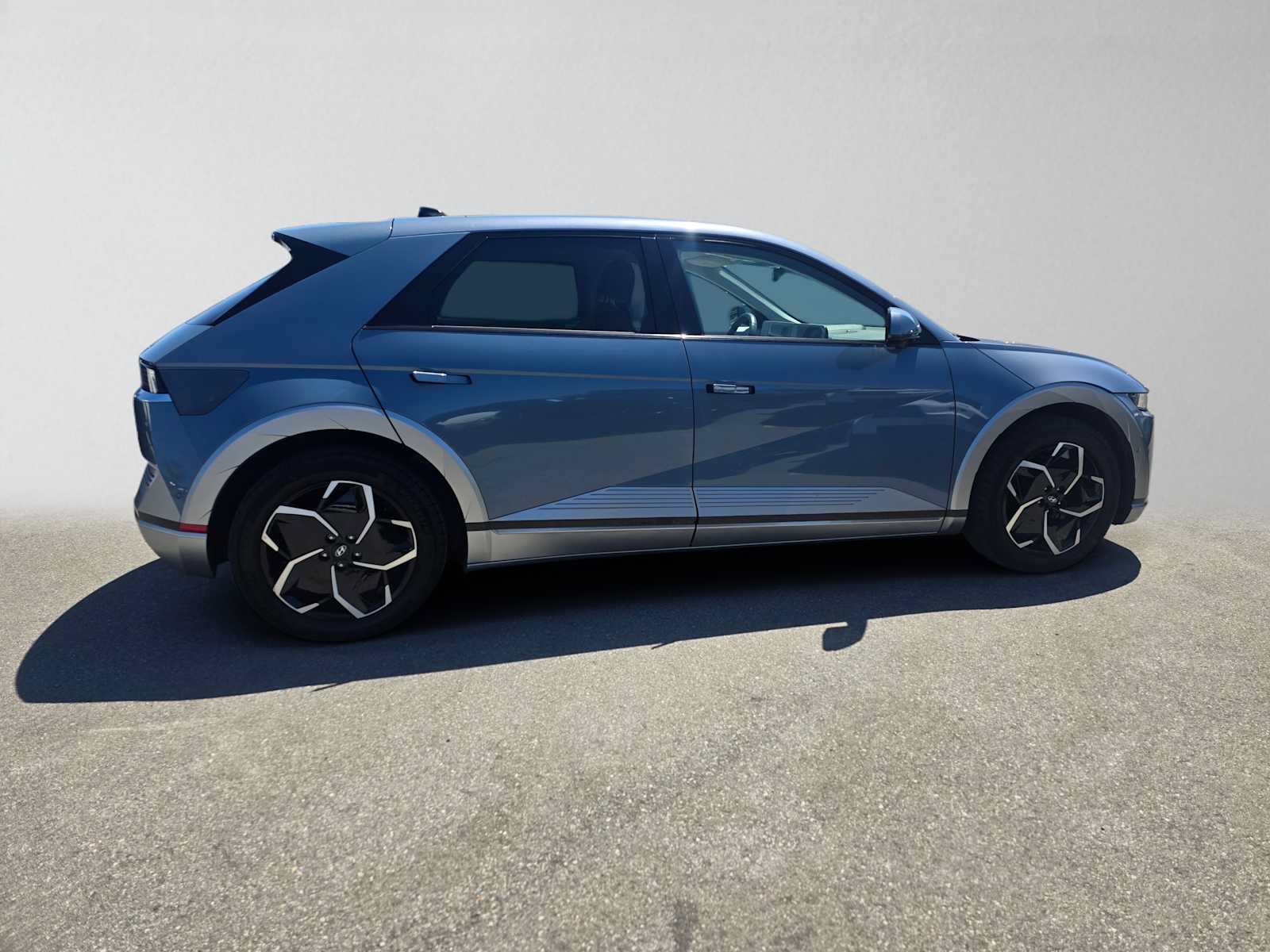 Used 2023 Hyundai Ioniq 5 Limited RWD image 2