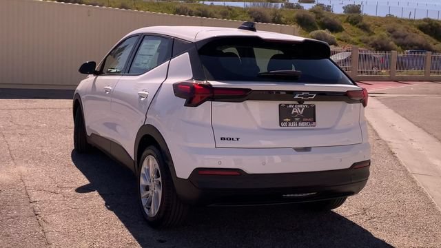 New 2027 Chevrolet Bolt LT w/ Comfort Package FWD image 7
