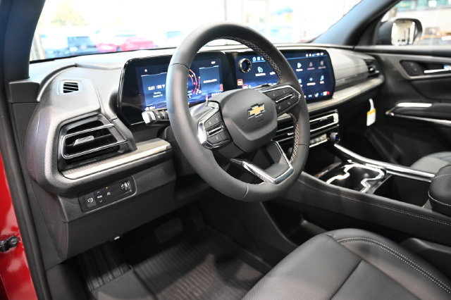 New 2027 Chevrolet Traverse LT w/ LPO, Floor Liner Package FWD image 22