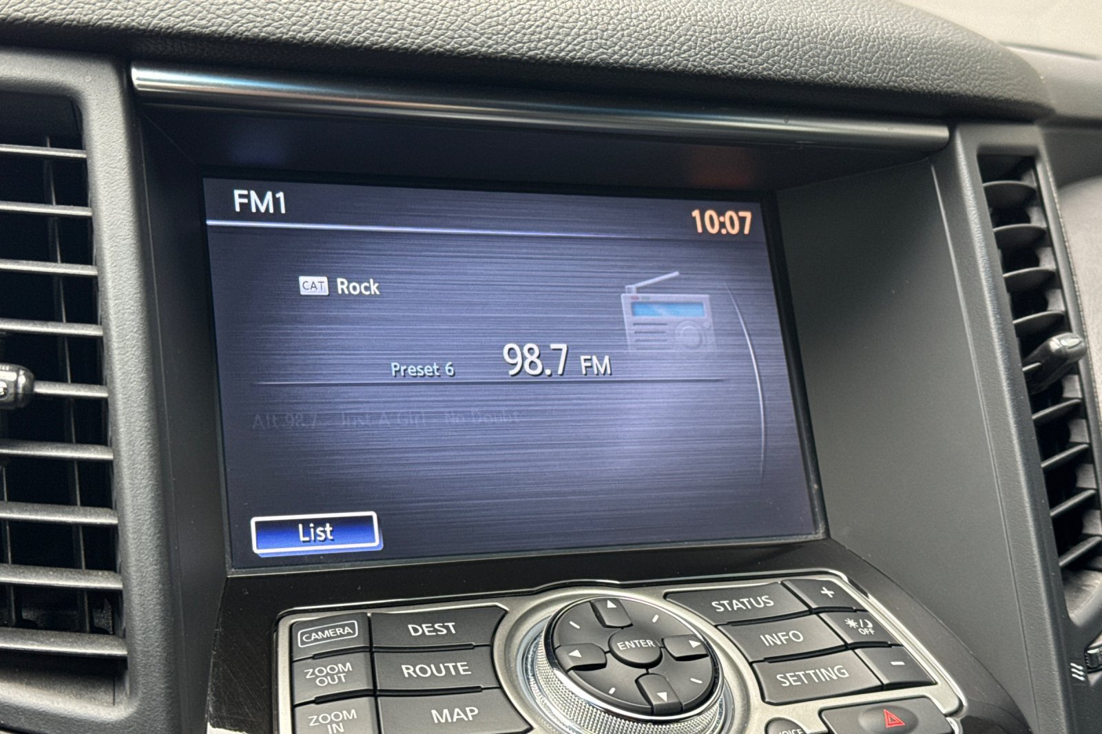Used 2017 INFINITI QX70 2WD w/ Premium Package image 20
