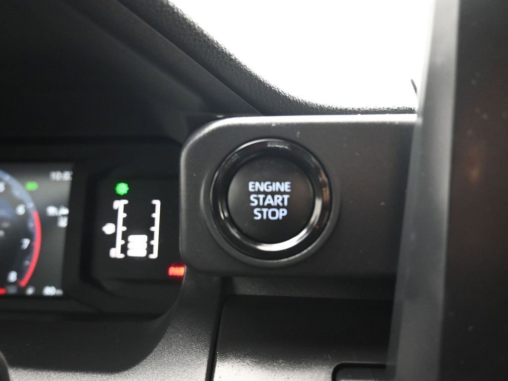 Used 2025 Toyota Tacoma SR image 24