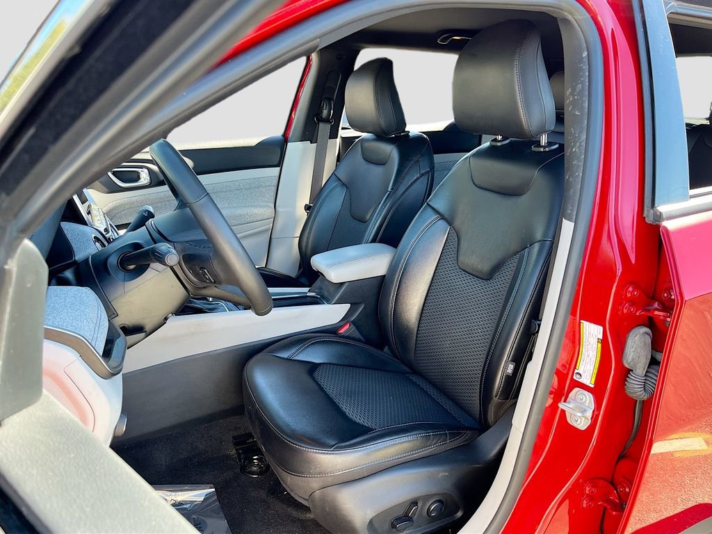 Certified 2023 Jeep Compass Latitude w/ Convenience Group image 19