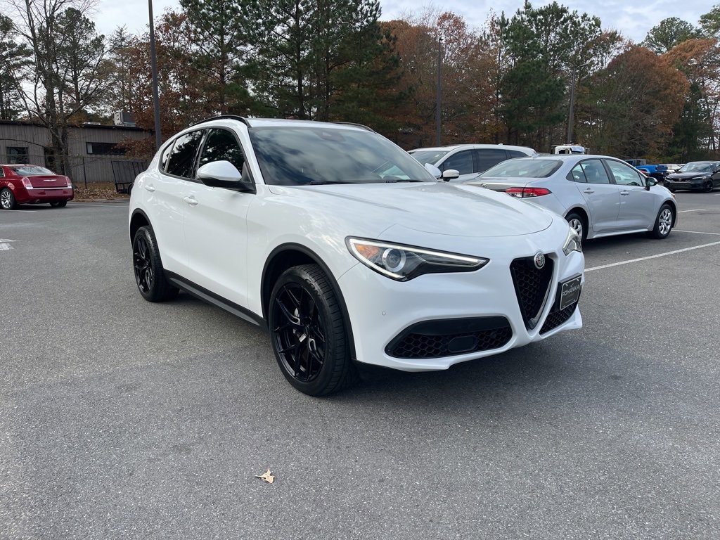 Used 2022 Alfa Romeo Stelvio Sprint image 6