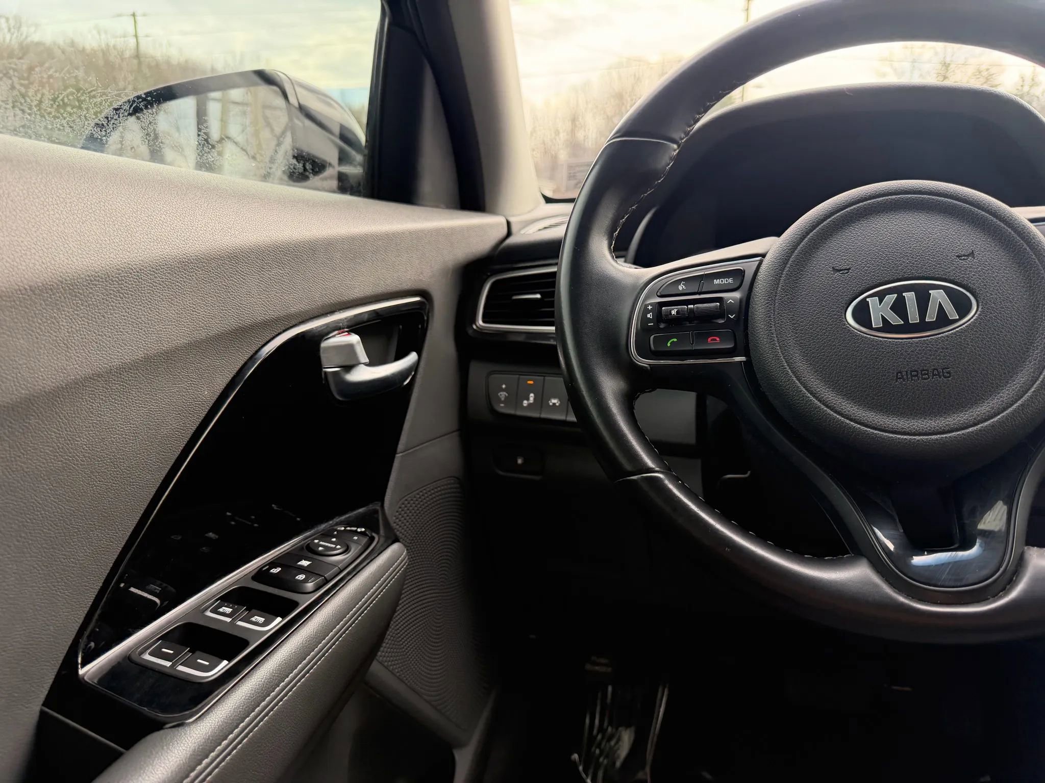 Used 2019 Kia Niro EX image 33
