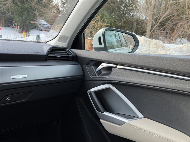 Used 2022 Audi Q3 2.0T Premium w/ Convenience Package image 39