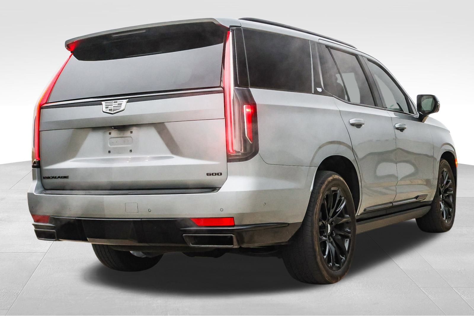 Used 2023 Cadillac Escalade Sport Platinum w/ LPO, ONYX Package image 4