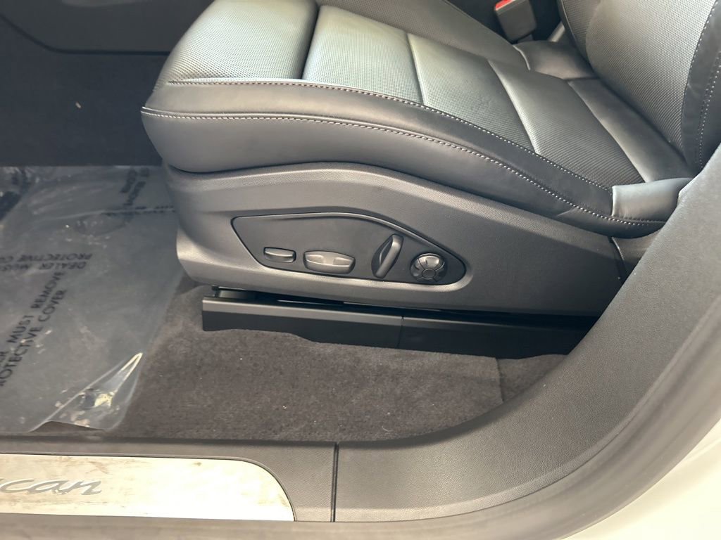 Used 2025 Porsche Macan Electric image 42