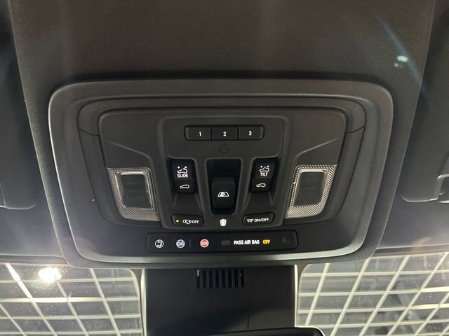 Used 2022 GMC Sierra 1500 AT4 w/ AT4 Preferred Package AWD/4WD image 23
