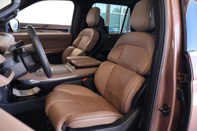 Used 2025 Lincoln Navigator Black Label AWD/4WD image 14
