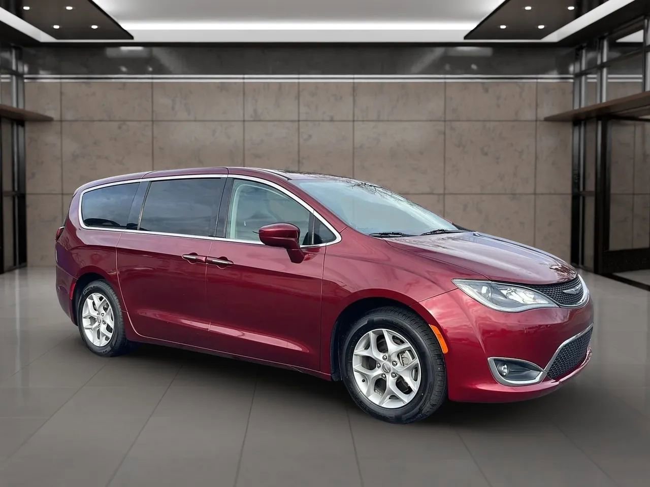 Used 2019 Chrysler Pacifica Touring Plus w/ Tire & Wheel Group image 6