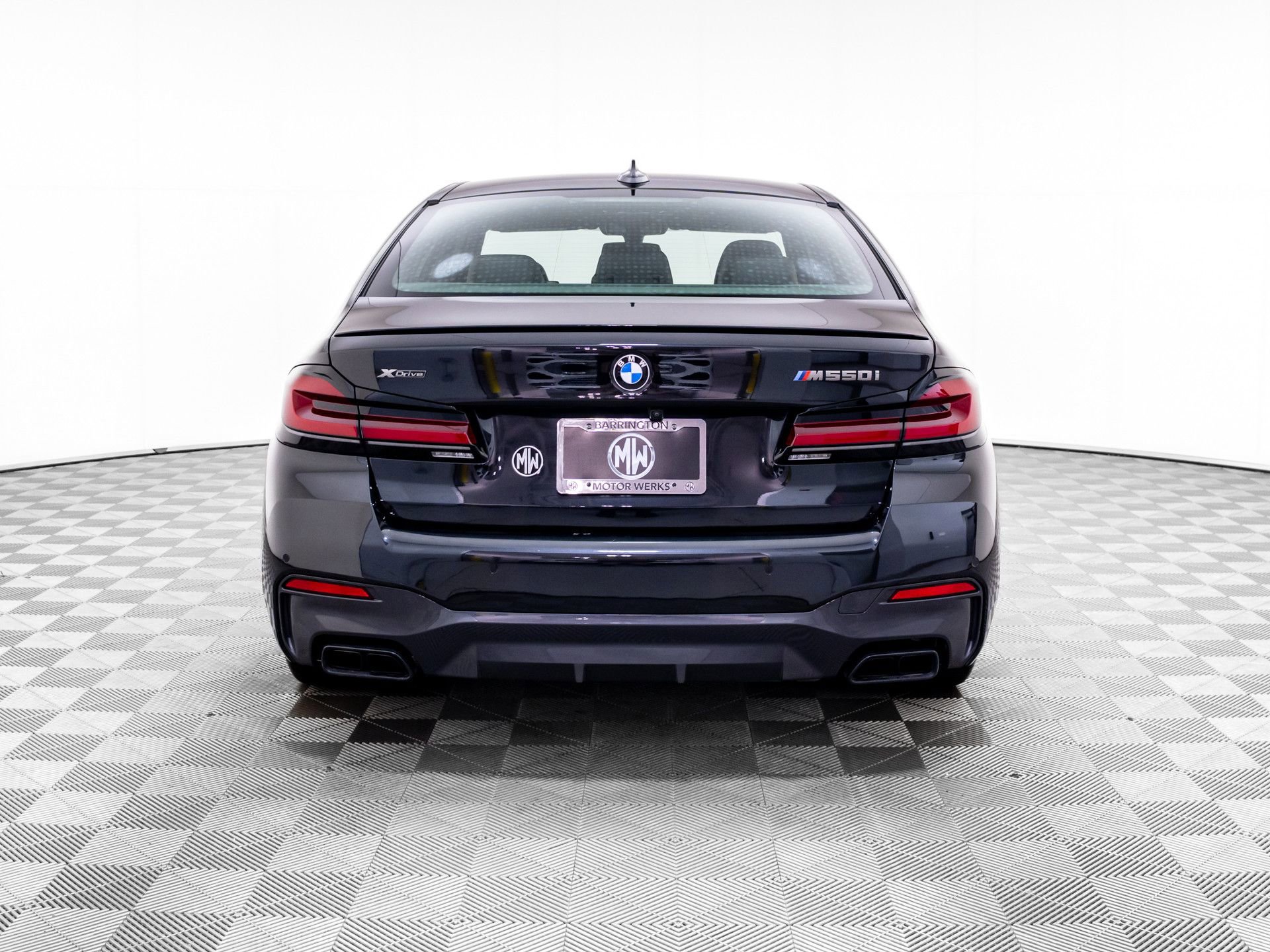 Certified 2023 BMW M550i xDrive AWD/4WD image 4