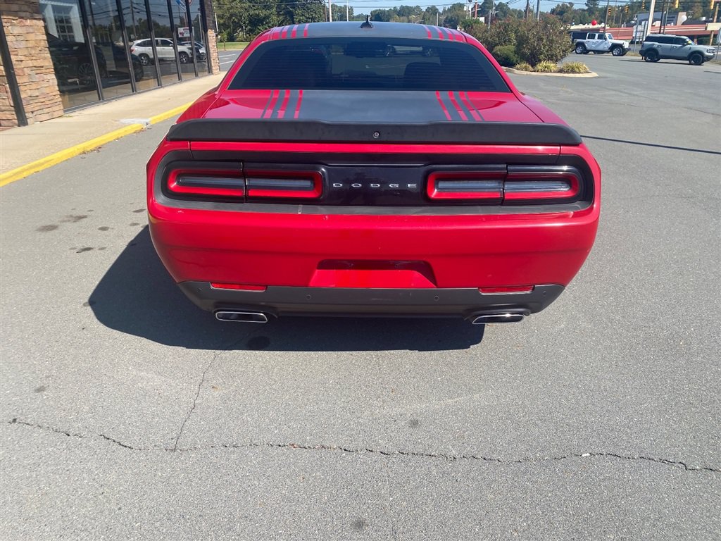 Used 2016 Dodge Challenger R/T Plus RWD image 4