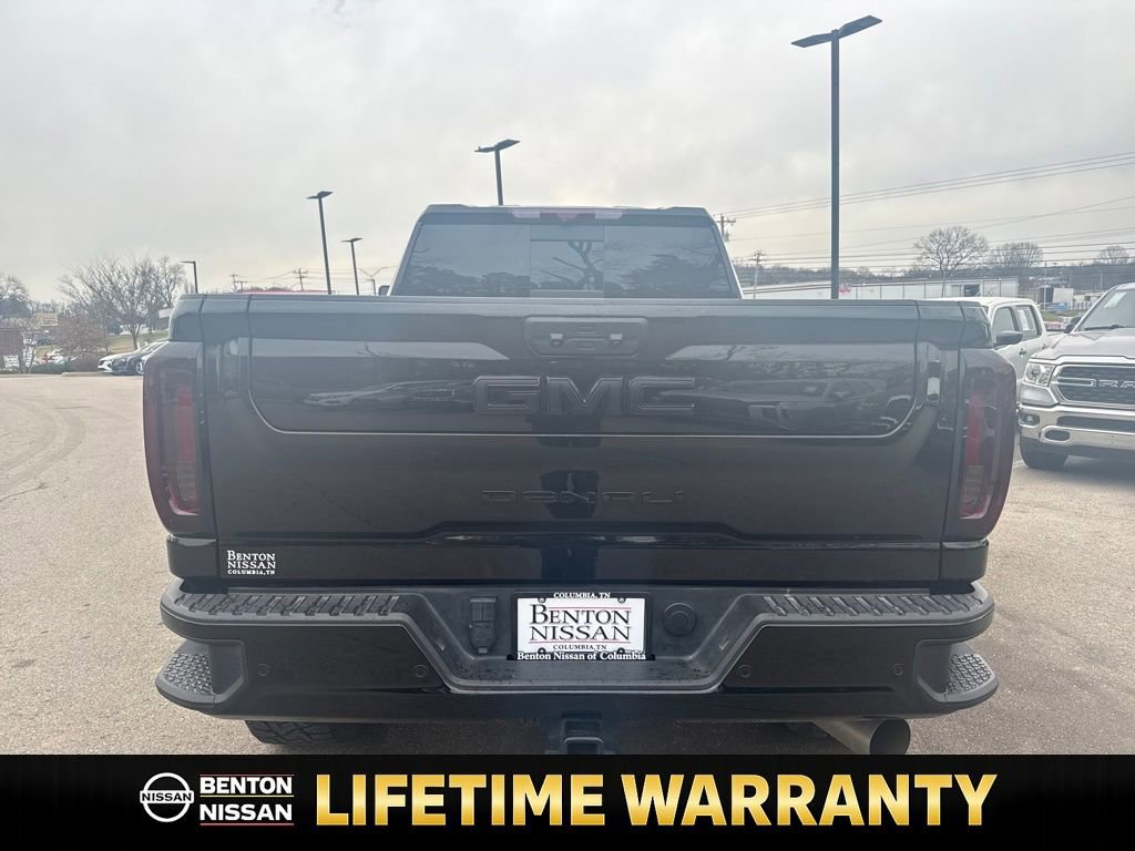 Used 2022 GMC Sierra 3500 Denali w/ Denali Black Diamond Edition image 8