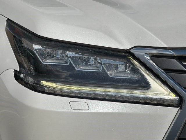 Used 2019 Lexus LX 570 4WD w/ Luxury Package image 32