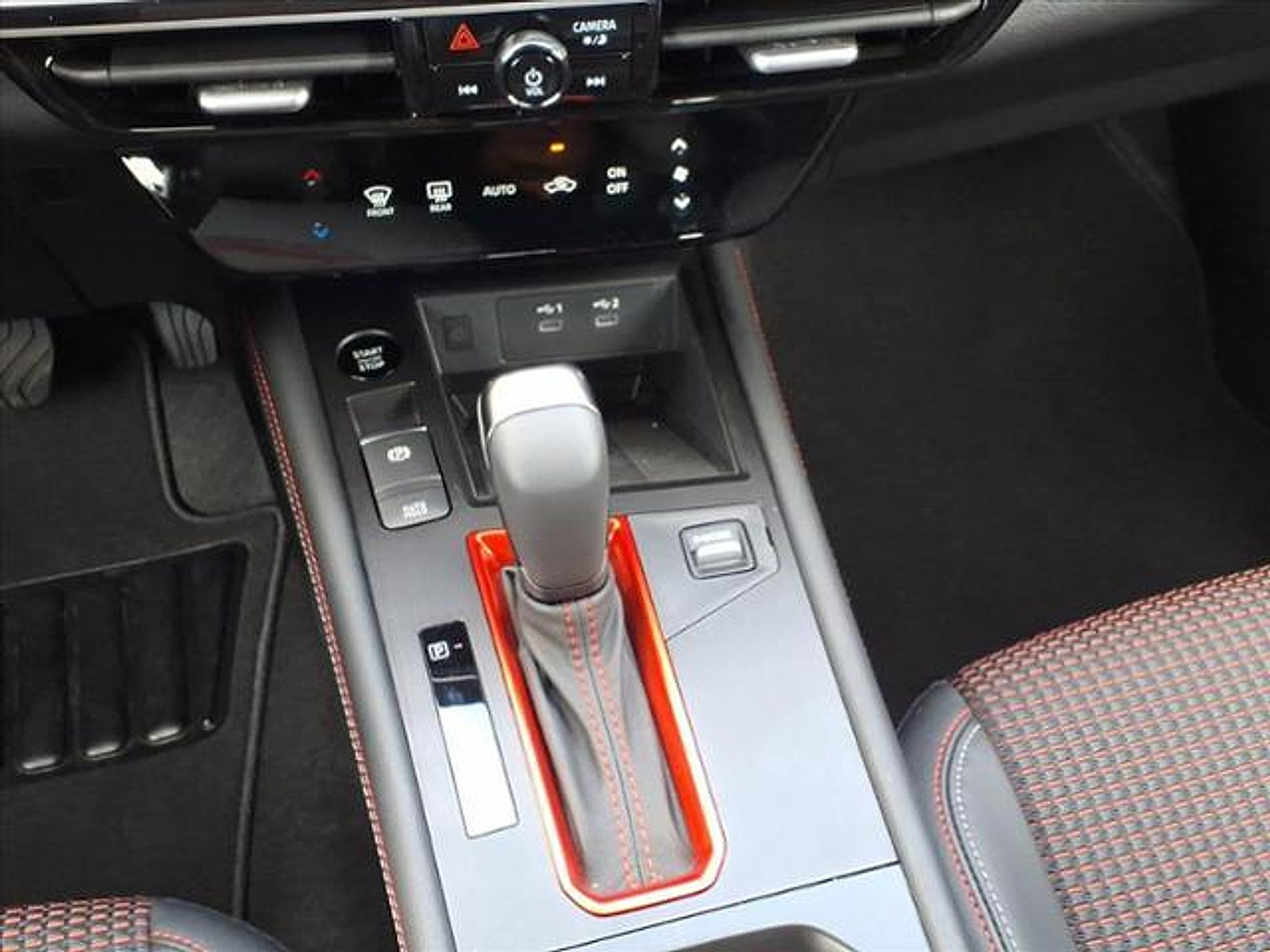 Used 2025 Nissan Kicks SR image 25