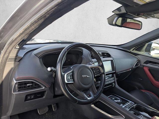 Used 2017 Jaguar F-PACE S AWD/4WD image 9