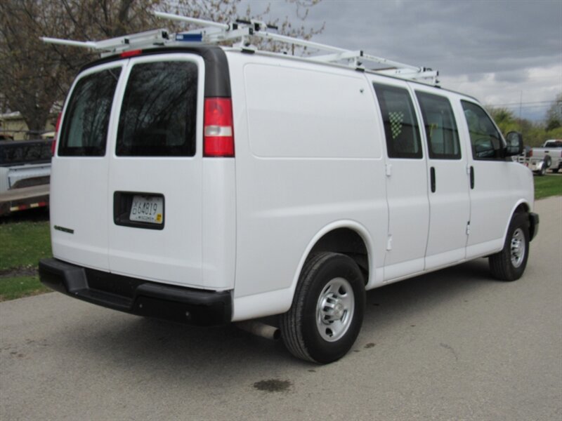 Used 2015 Chevrolet Express 2500 RWD image 5