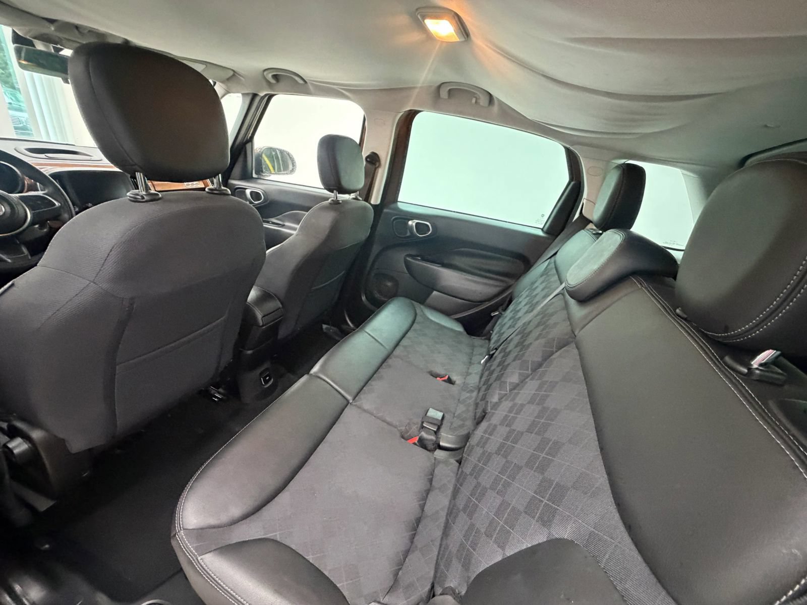 Used 2019 FIAT 500L Pop FWD image 16