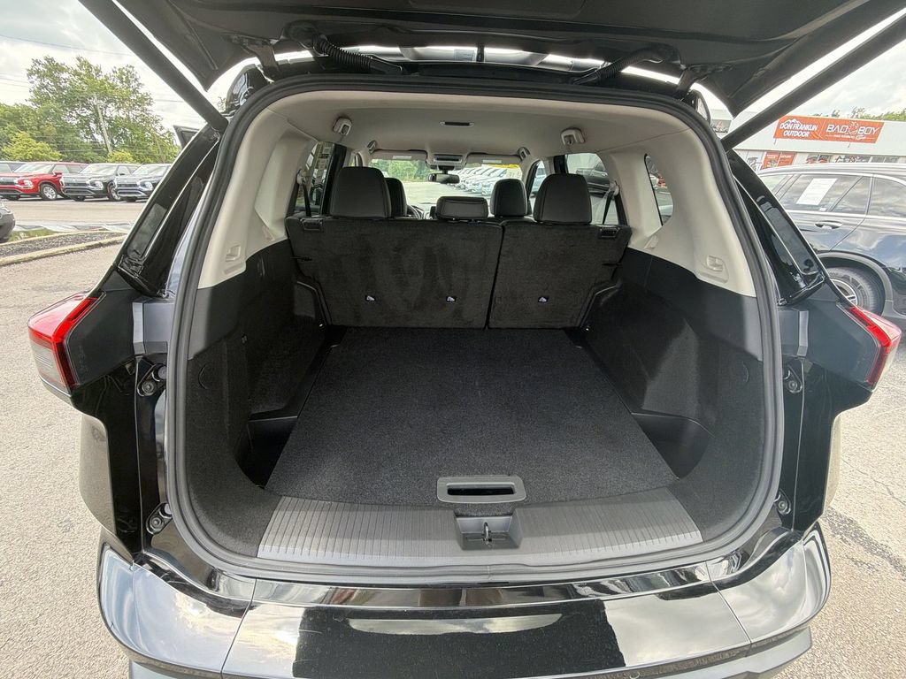 Used 2025 Nissan Rogue SV w/ Rock Creek Premium Package AWD/4WD image 22