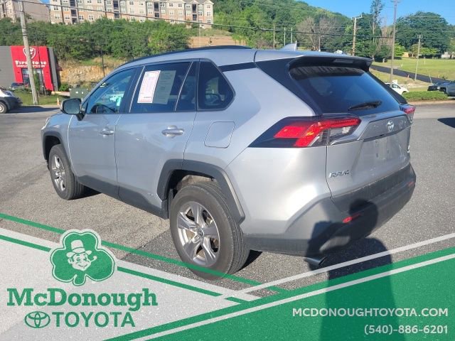 Used 2025 Toyota RAV4 XLE AWD/4WD image 8