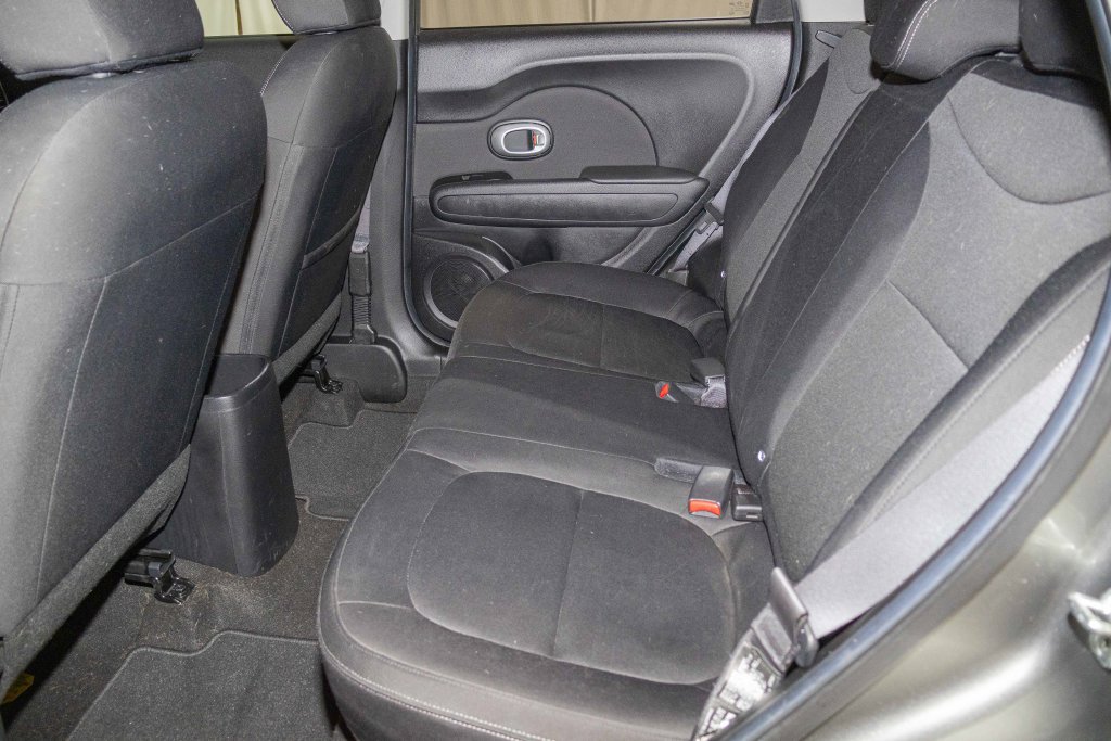 Used 2014 Kia Soul FWD image 12