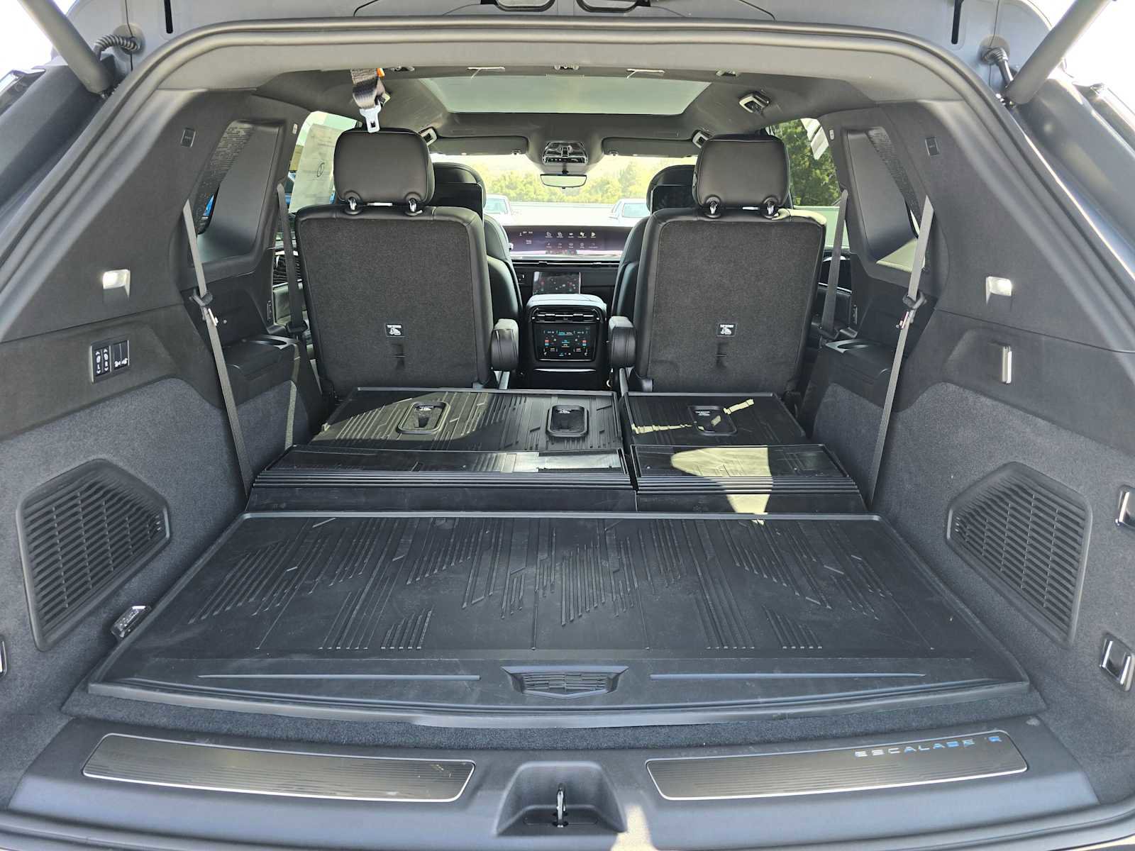 New 2026 Cadillac Escalade IQ Luxury 1 w/ LPO, Floor Liner Package image 10