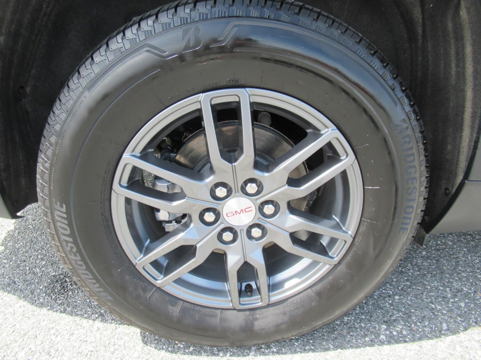 Used 2025 GMC Acadia Elevation FWD image 9