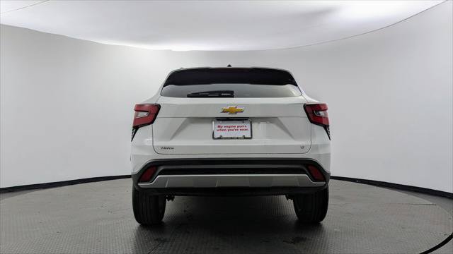 Used 2025 Chevrolet Trax LT w/ LT Convenience Package FWD image 7