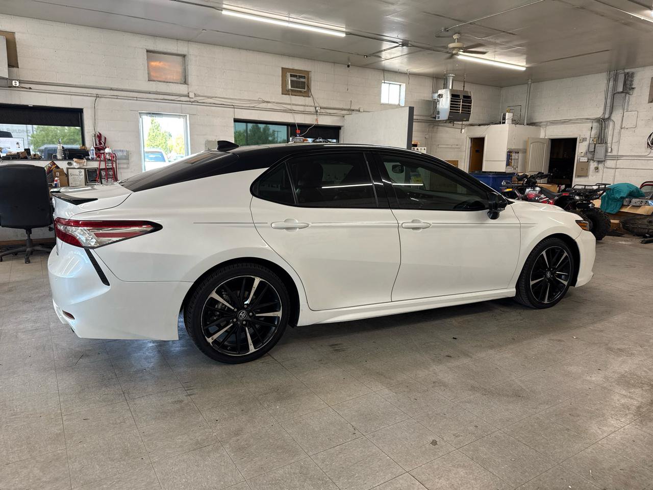 Used 2019 Toyota Camry XSE w/ Driver Assist Package FWD image 4