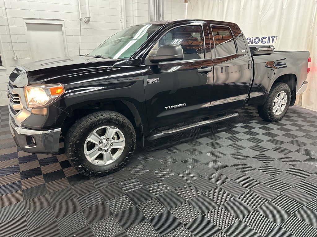 Used 2017 Toyota Tundra SR5 image 5