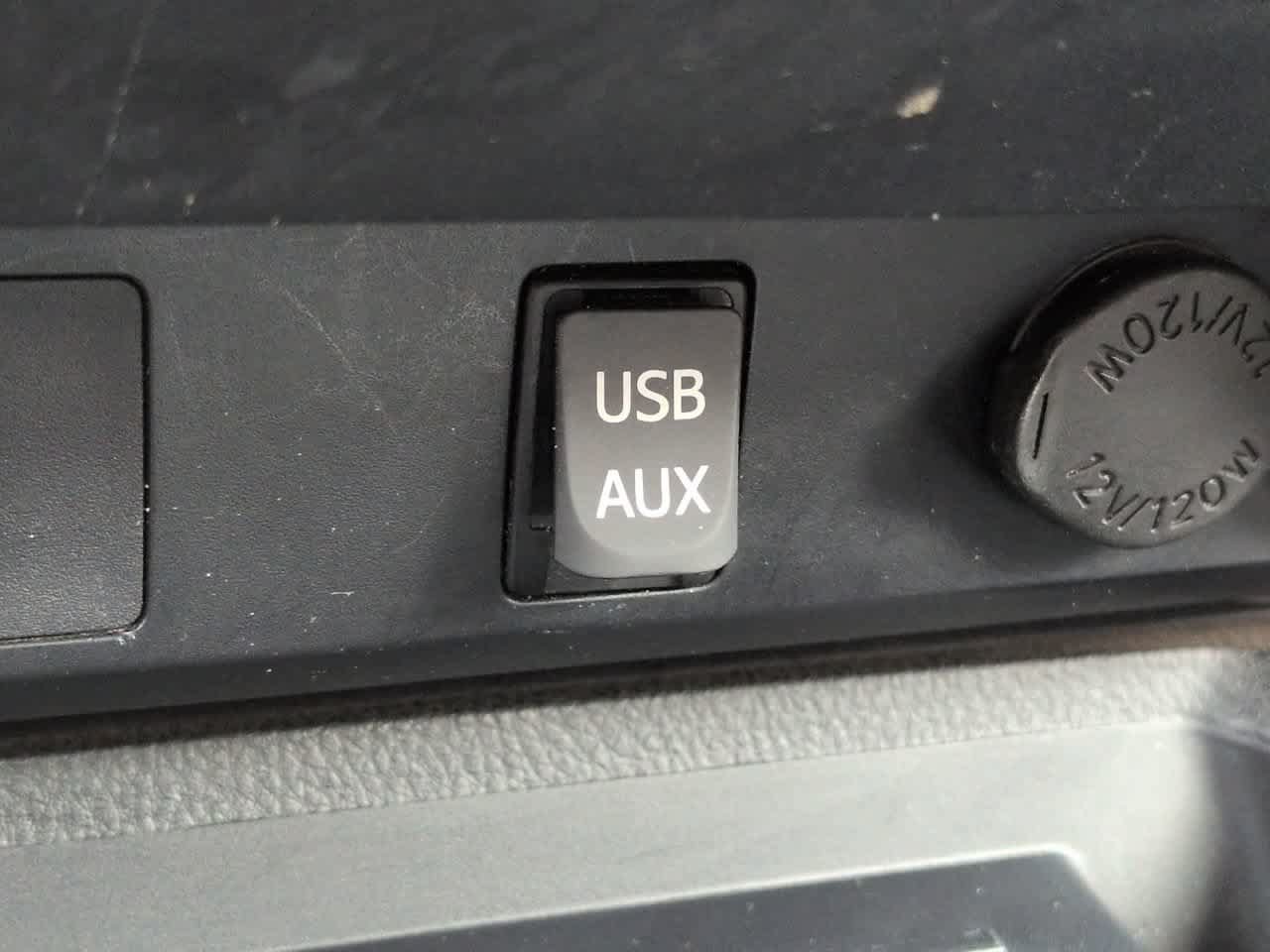 Used 2014 Toyota Tundra SR5 w/ SR5 Upgrade Package RWD image 20