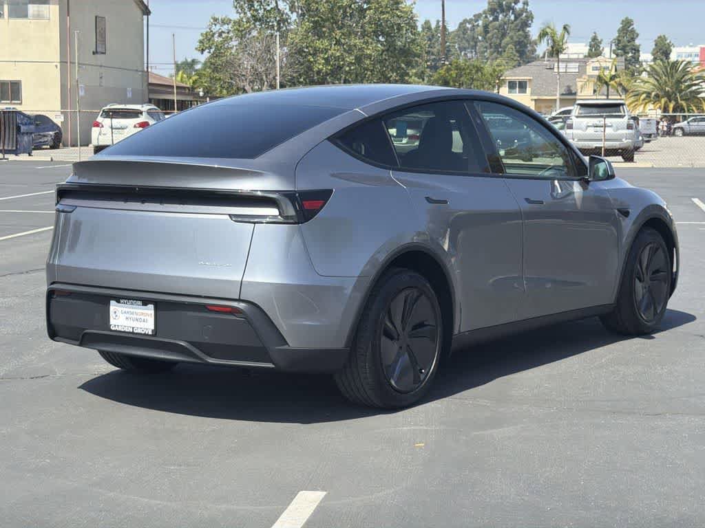 Used 2026 Tesla Model Y AWD image 6