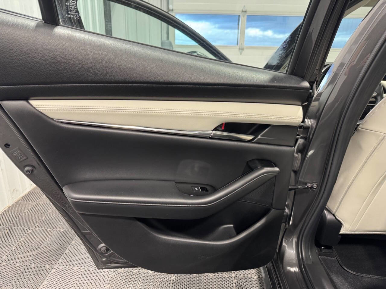 Used 2020 MAZDA MAZDA3 AWD Sedan w/ Premium Package image 11