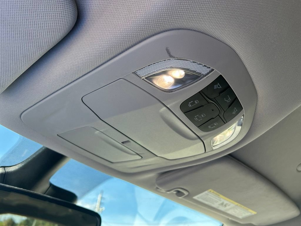 Used 2024 Chrysler Pacifica Touring-L FWD image 44