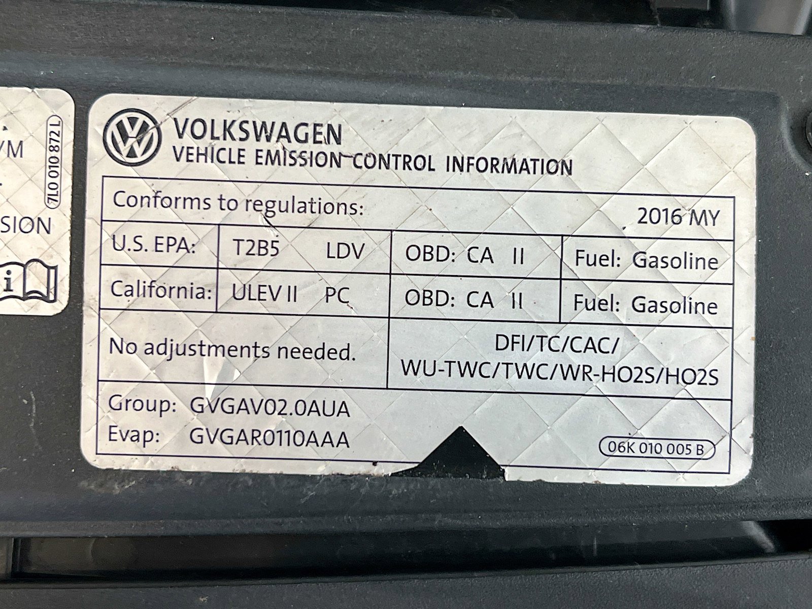 Used 2016 Volkswagen Golf R 4-Door image 22