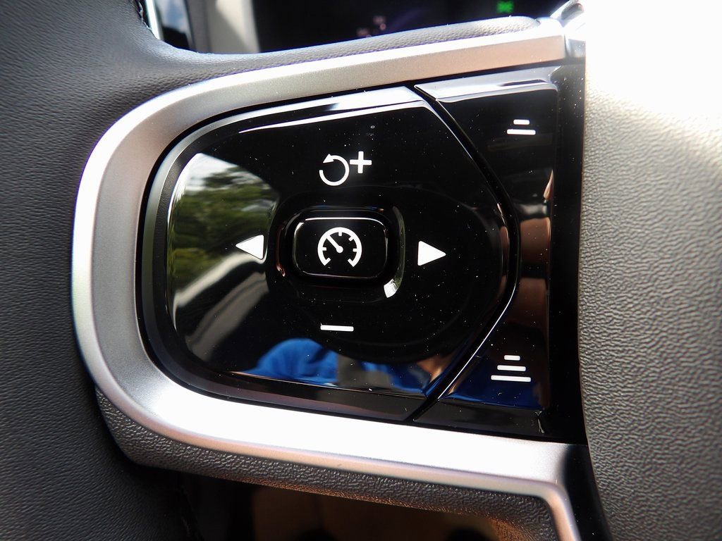 New 2026 Volvo XC60 B5 Ultra w/ Climate Package AWD/4WD image 17