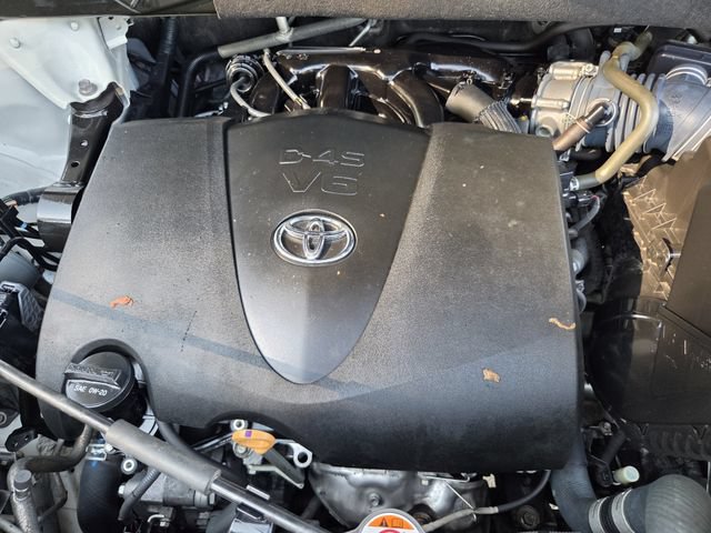 Used 2019 Toyota Highlander Plus FWD image 26