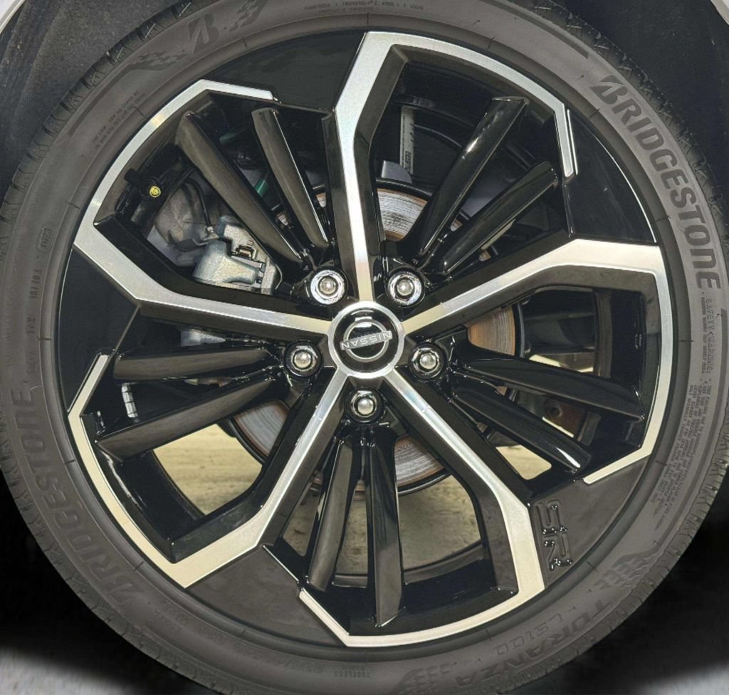 Used 2025 Nissan Altima 2.5 SR w/ SR Premium Package AWD/4WD image 30