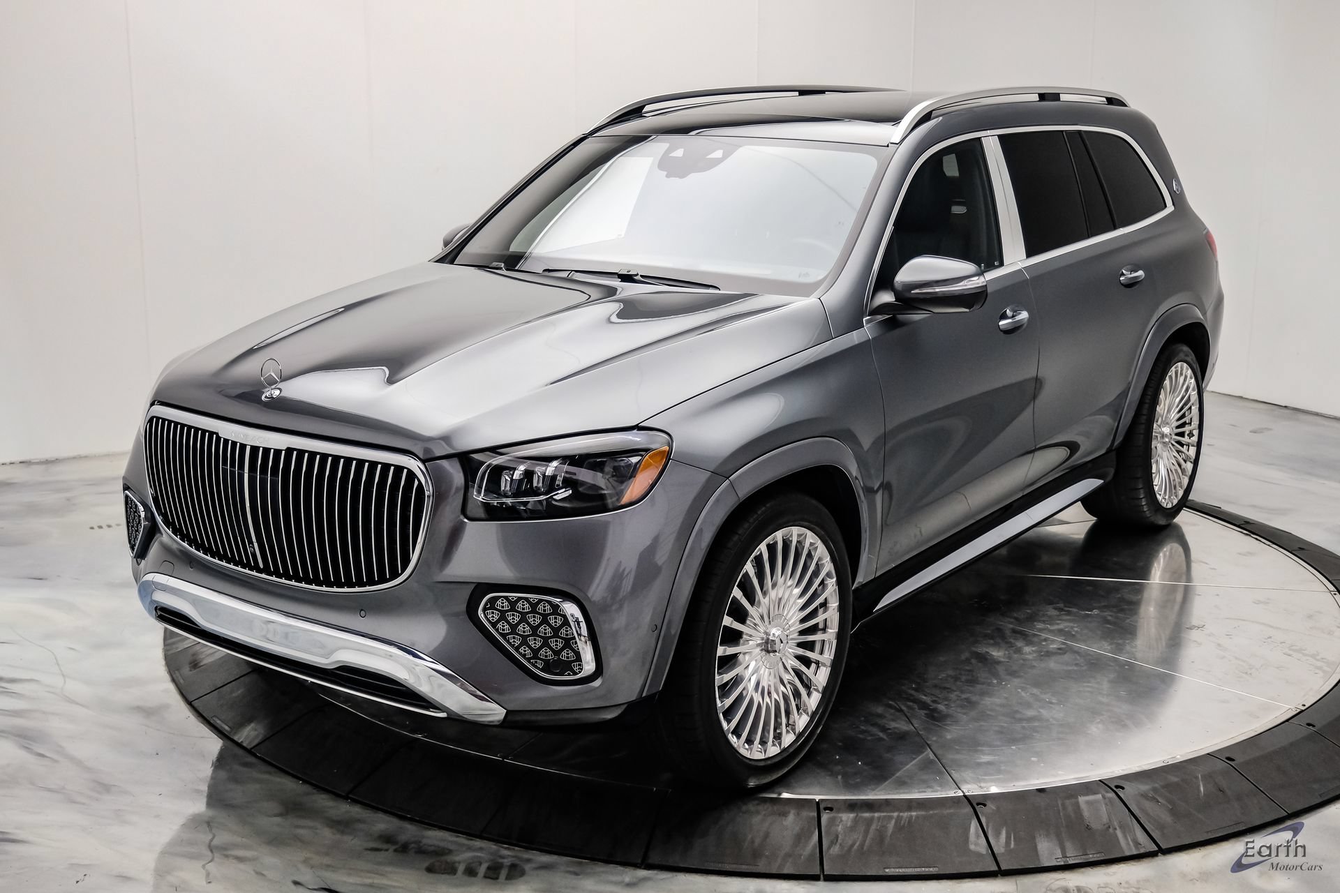 Used 2024 Mercedes-Benz Maybach GLS 600 4MATIC image 7